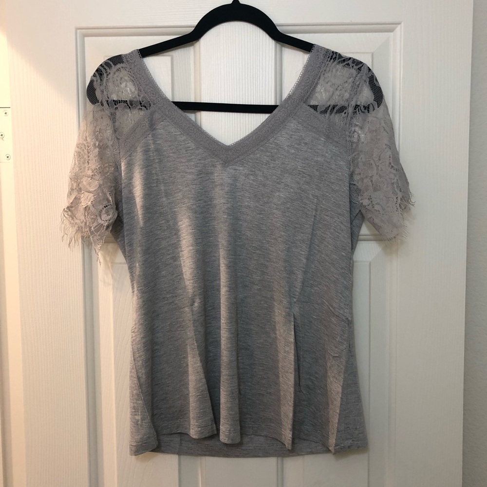 Women’s Summer Scalloped Lace Short Sleeve V Neck T Shirt Women’s Size S Gray